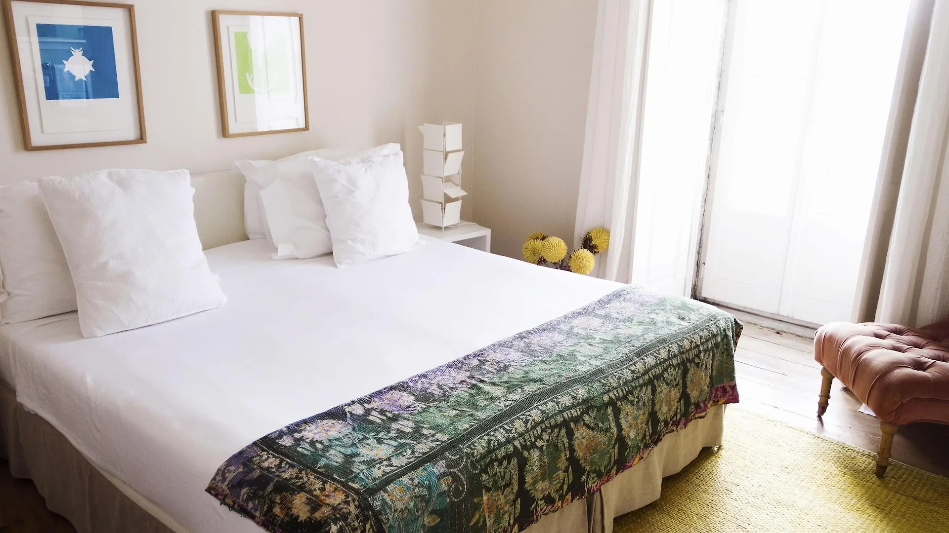 Guest house Casa Das Janelas Com Vista Lisbon