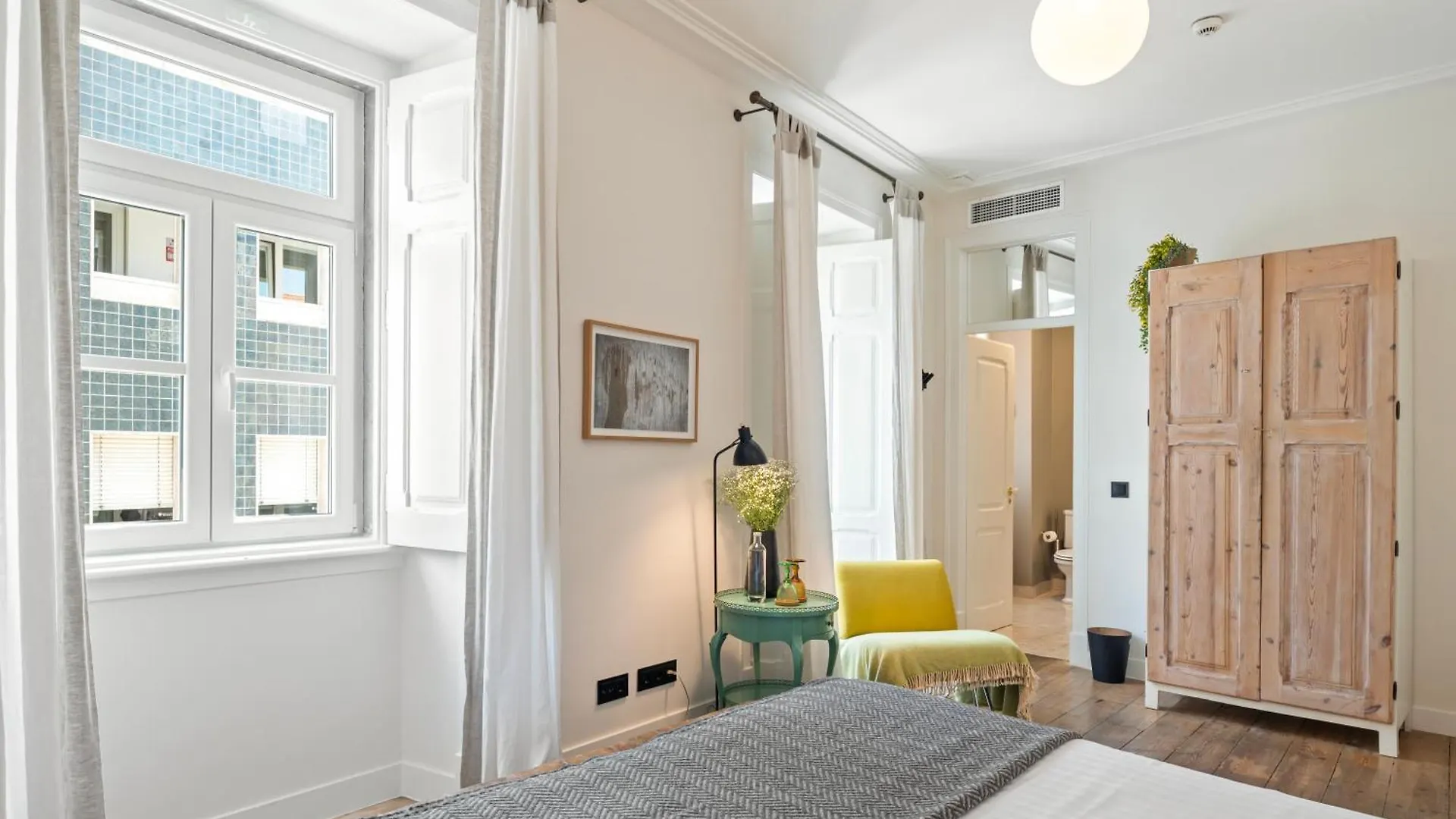 Guest house Casa Das Janelas Com Vista Lisbon