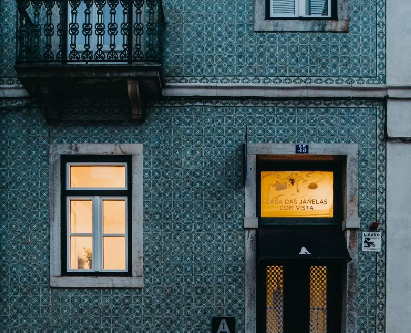 Guest house Casa Das Janelas Com Vista Lisbon