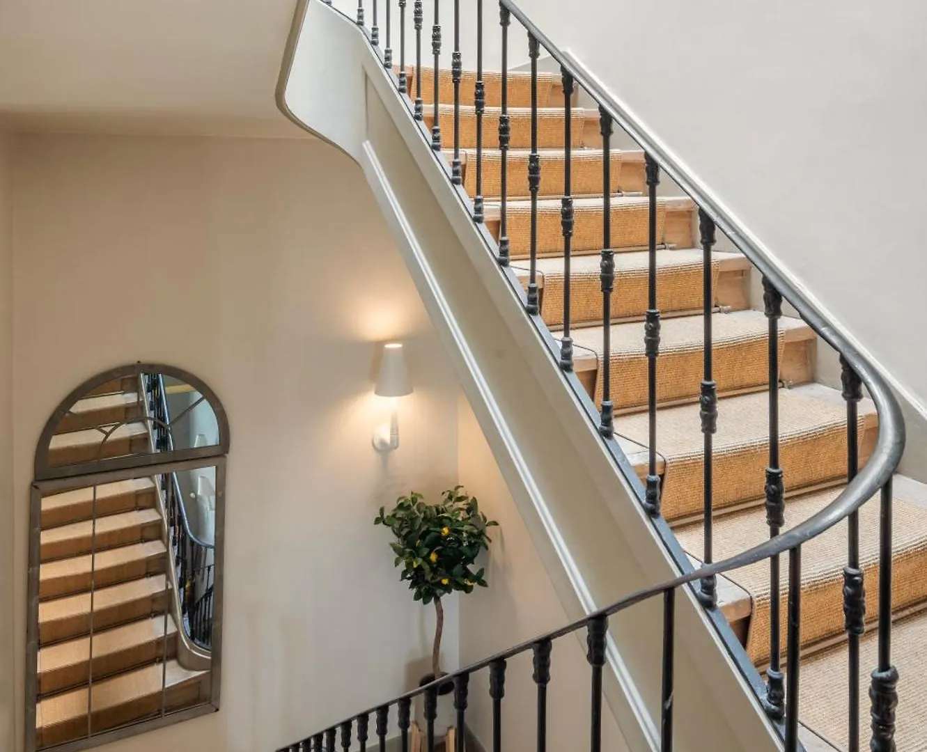 Casa Das Janelas Com Vista Лиссабон 4*,  Португалия